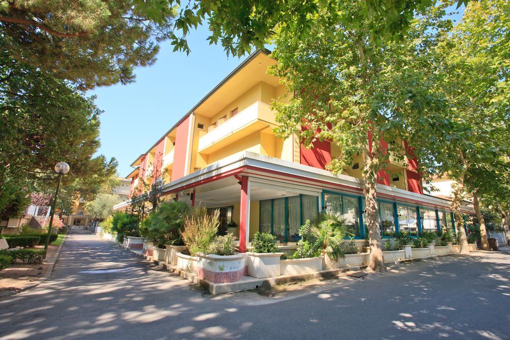 Hotel Residence Elisabetta Cesenatico Esterno foto