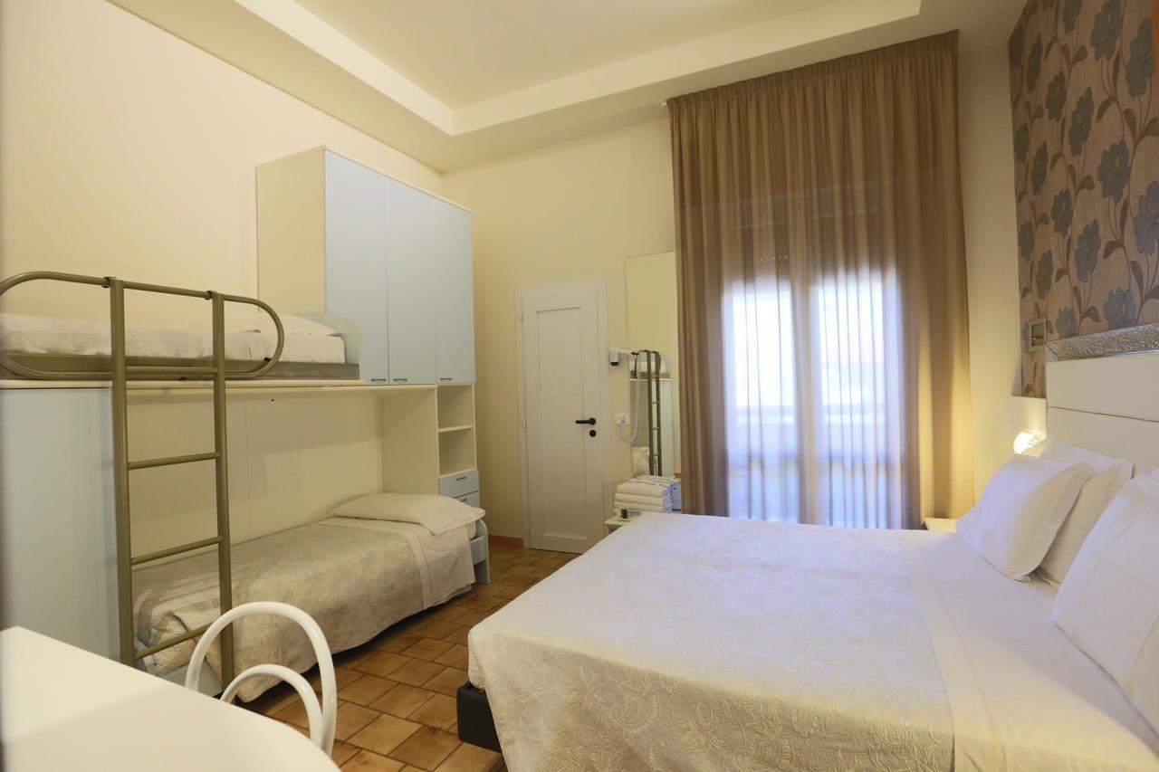 Hotel Residence Elisabetta Cesenatico Esterno foto