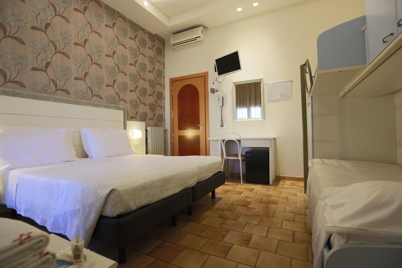 Hotel Residence Elisabetta Cesenatico Esterno foto