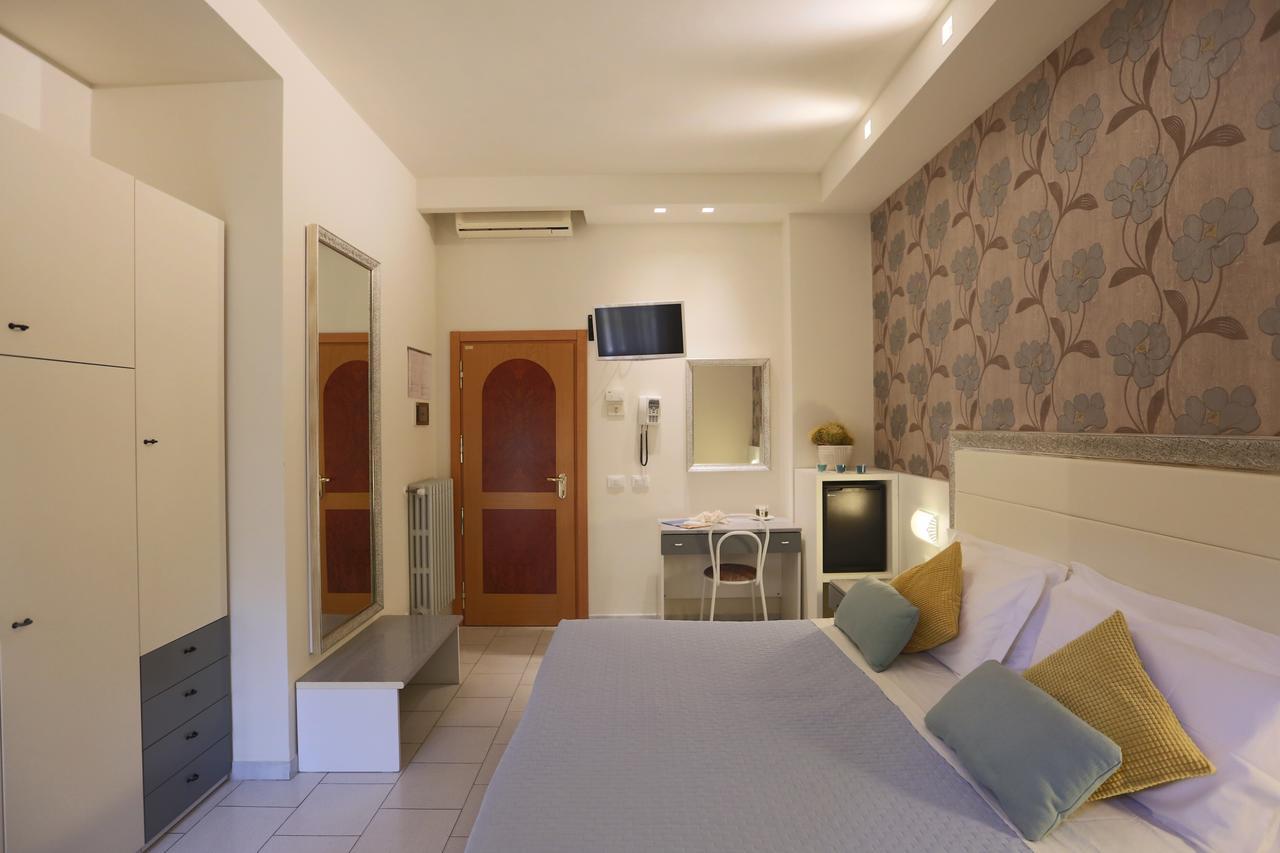 Hotel Residence Elisabetta Cesenatico Esterno foto