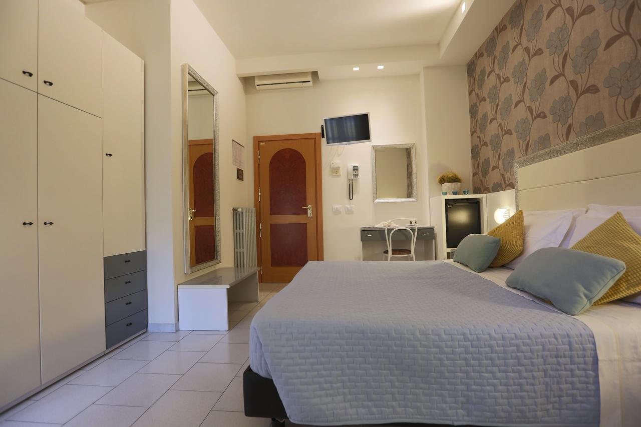 Hotel Residence Elisabetta Cesenatico Esterno foto