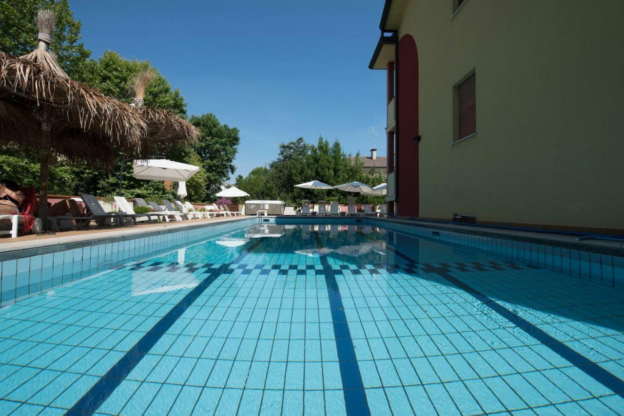 Hotel Residence Elisabetta Cesenatico Esterno foto